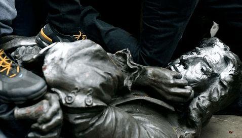 亚瑟·布拉克斯顿的溺亡,溺亡事件的背后真相揭晓